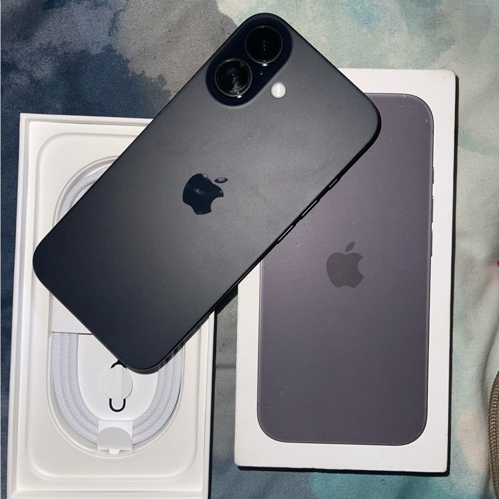 Apple Midnight Smartphone with Dual Camera